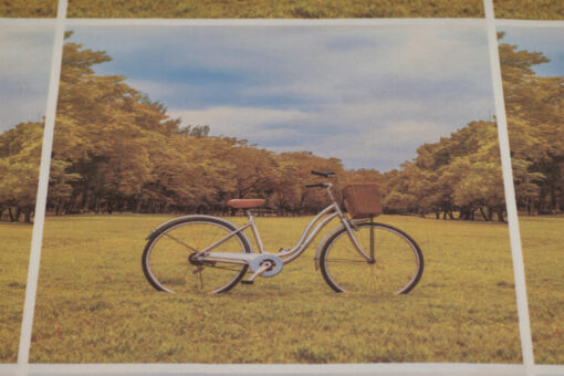 Fabric Store - Διακοσμητικό ύφασμα με φάρδος 2,80m, με επαναλαμβανόμενα μοτίβα σε σχέδιο ποδήλατο 45cm x 45cm για διακοσμητικά μαξιλαράκια.