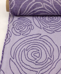 Fabric Store - Ύφασμα εμπριμέ λιλά με λουλούδια, με φάρδος 1.40m. Εξαιρετικής ποιότητας, σε τιμή προσφοράς για ταπετσαρίες επίπλων στο σπίτι ή τους επαγγελματικούς σας χώρους.